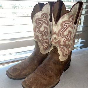 Women’s size 10 Ariat boots